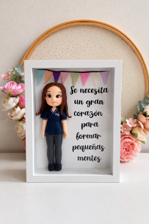 Cuadro box pequeño educación o traje clinico.