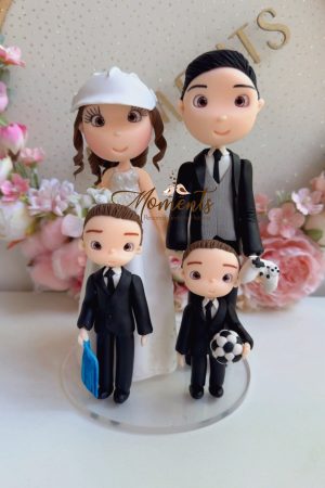 Novios formato grande mas dos hijos pequeños